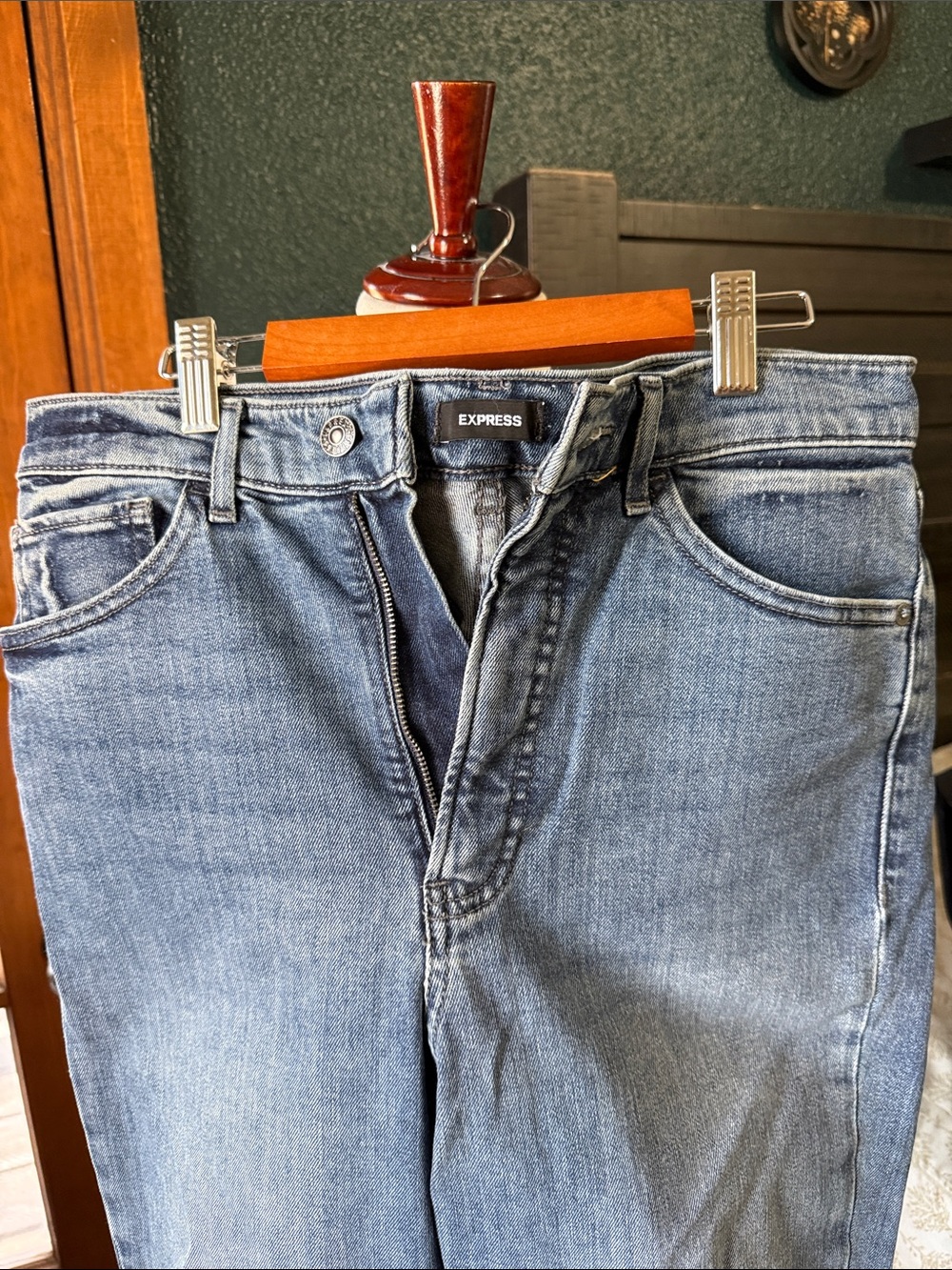 Express Womens Light Blue Relaxed Jeans